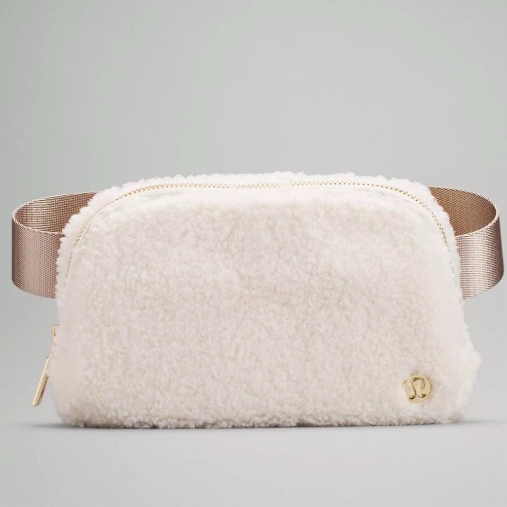 NWT Lululemon Everywhere Fleece Belt Bag